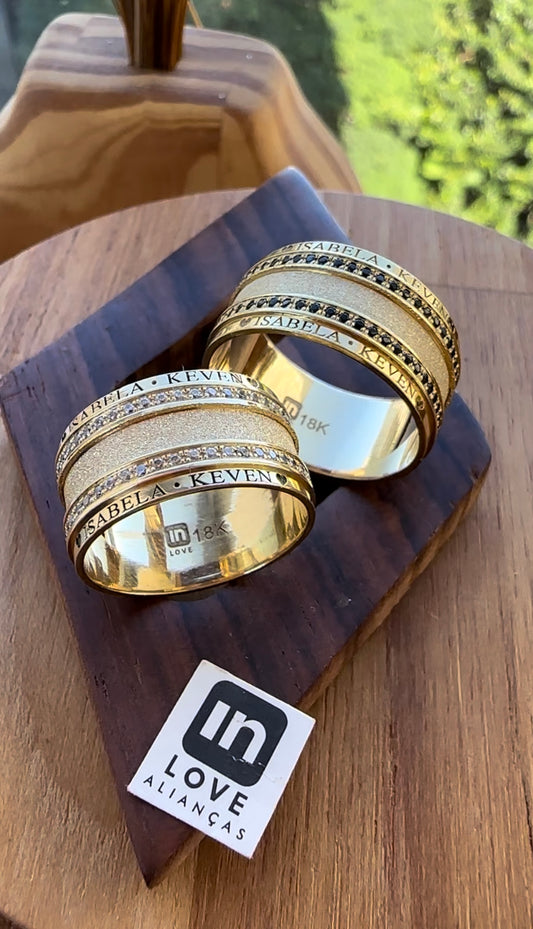 Alianças de Casamento em Ouro 18k - Modelo Quero te Encontrar | 10mm | 12x R$1.241.66