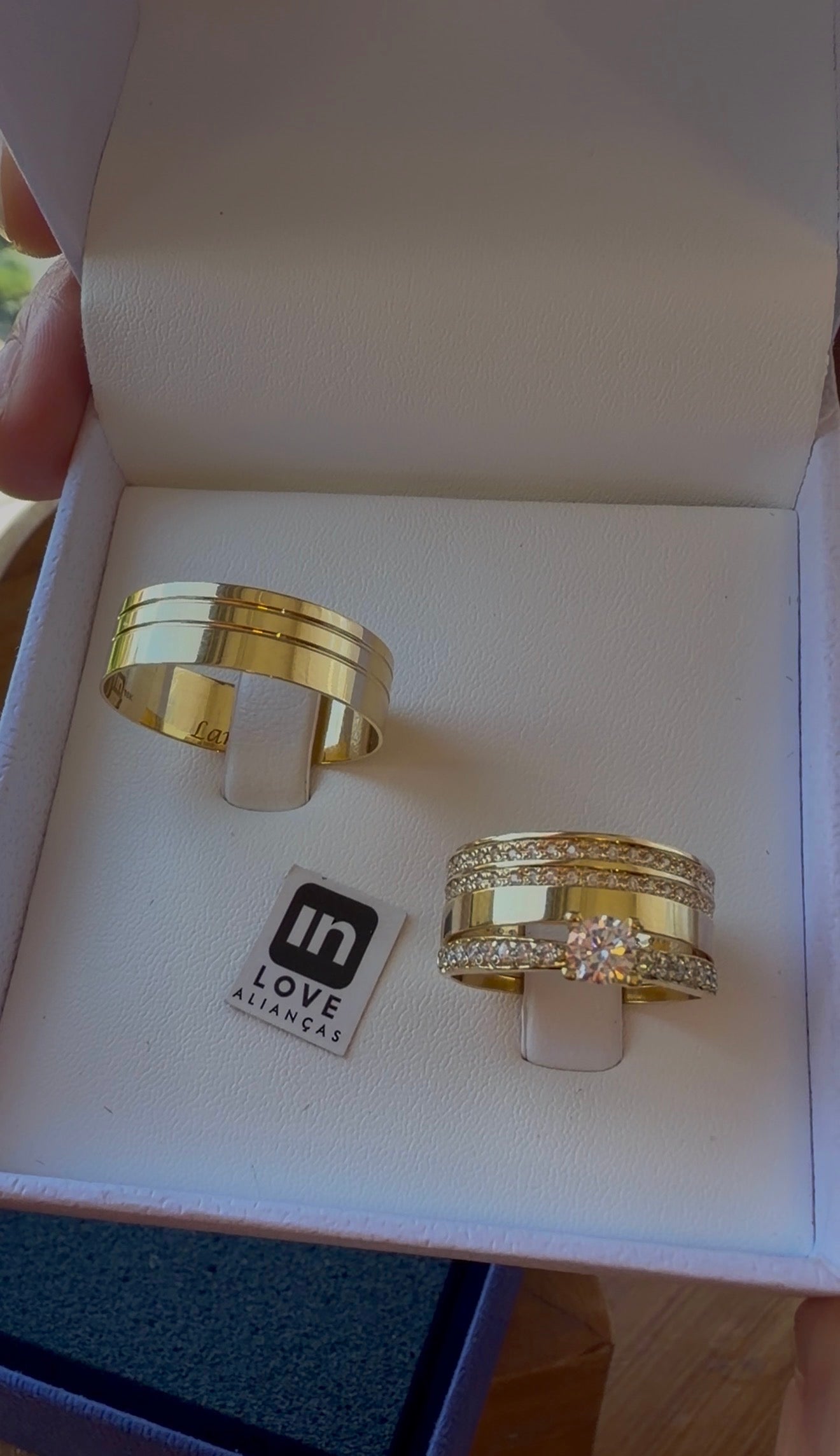 Par de Alianças em Ouro 18k - Modelo Sorte | 6mm | 12x R$541