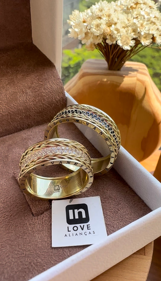 Alianças de Casamento em Ouro 18k - Modelo Pra Sempre | 8mm | 12x R$1.530