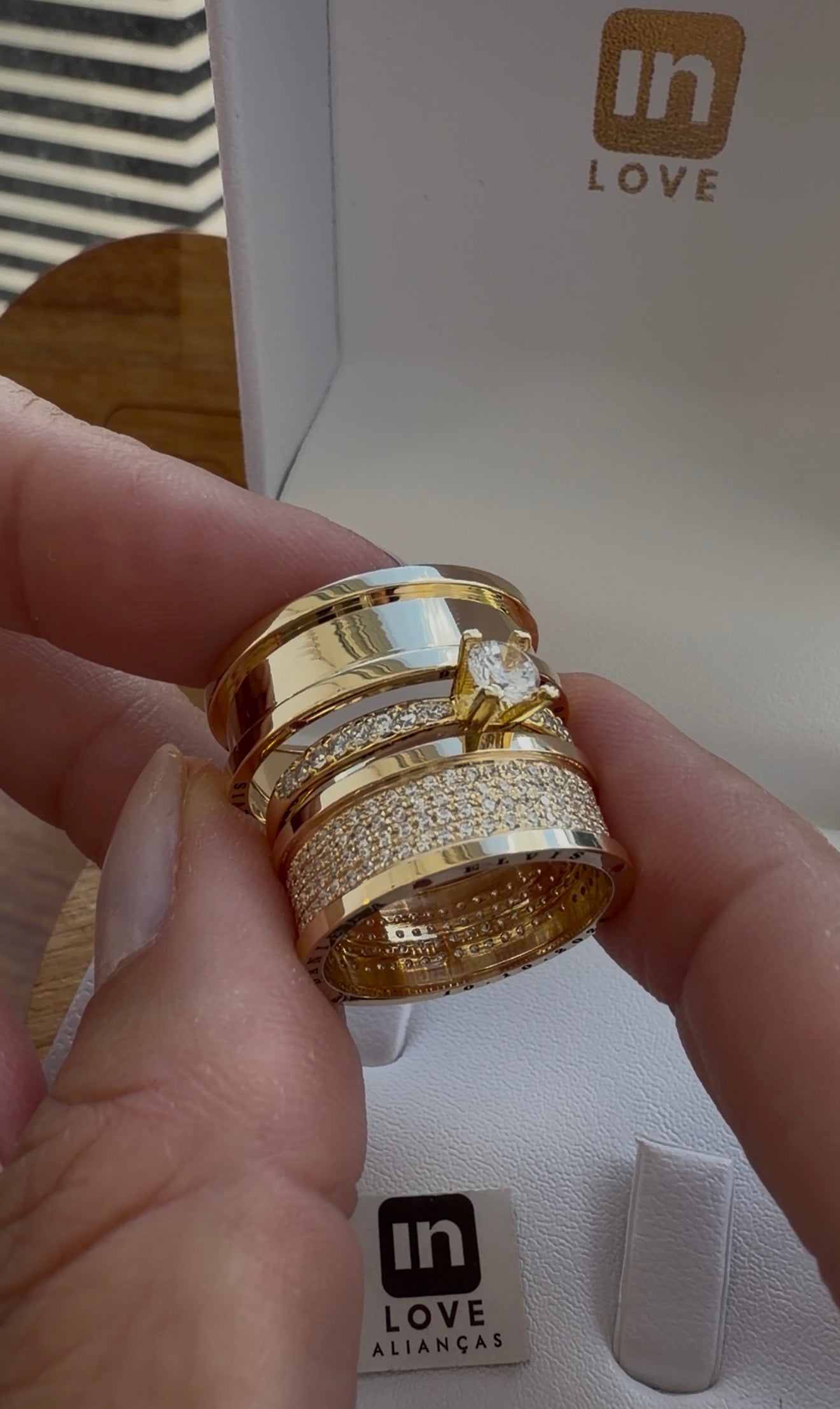 Par de Alianças em Ouro 18k - Modelo Intense | 7mm | 12x R$999.