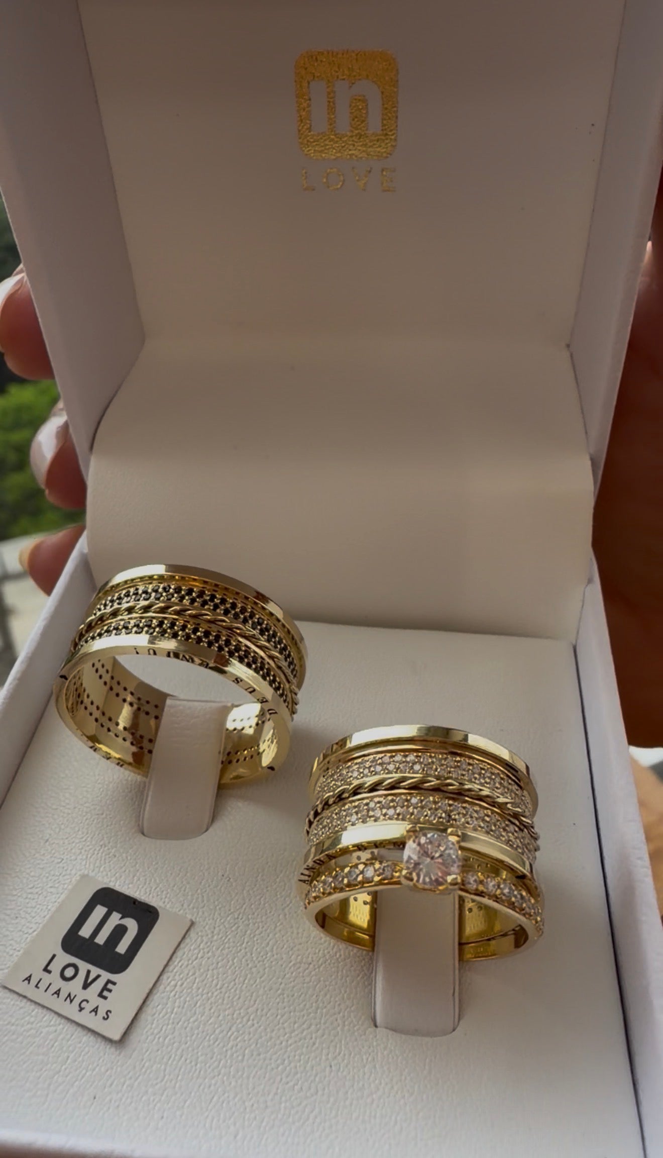 Par de Alianças em Ouro 18k - Modelo Desejo | 10mm | 12x R$1.499.