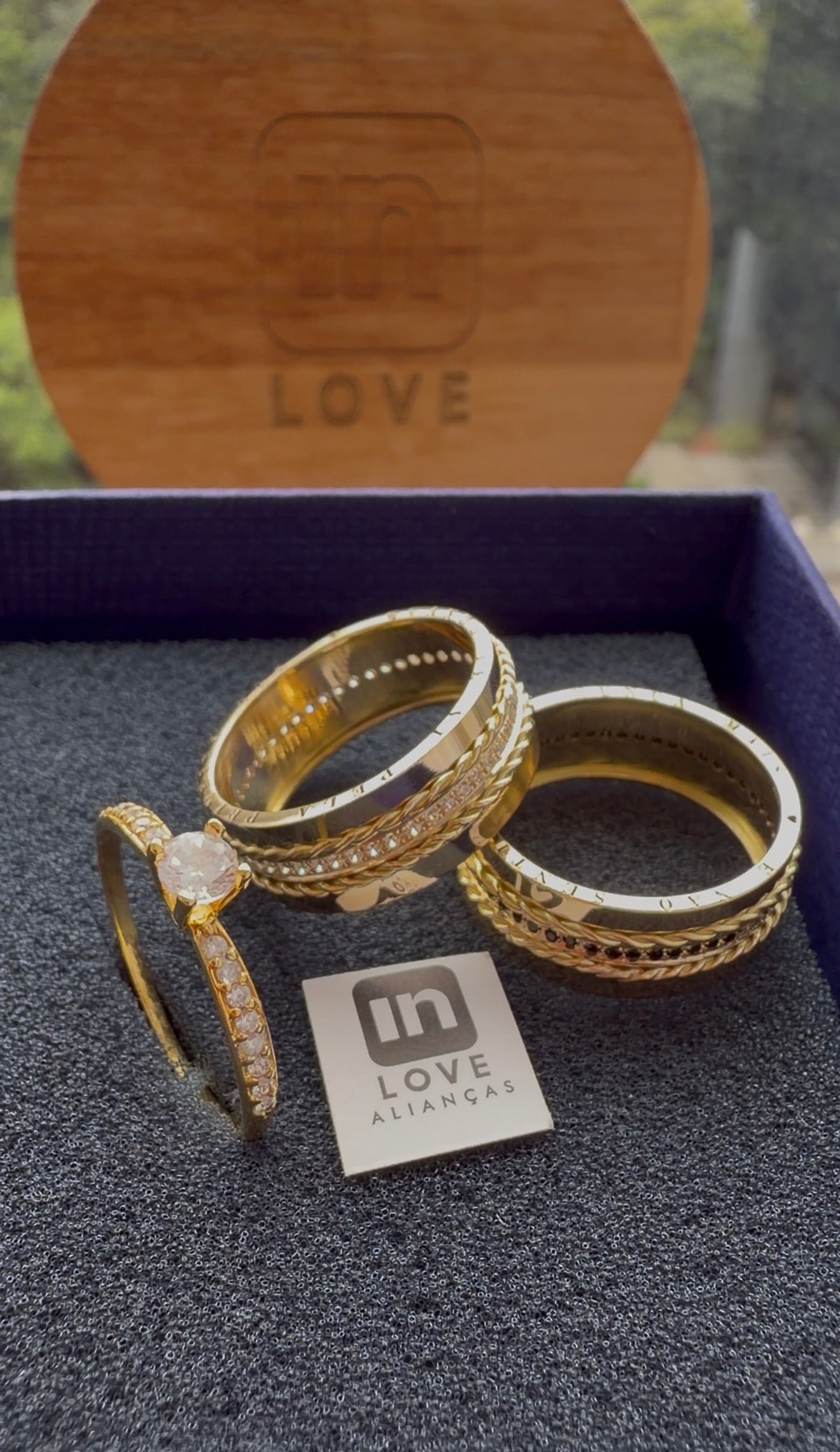 Par de Alianças em Ouro 18k - Modelo Bem Que Se Quis | 8mm | 12x R$1.299.