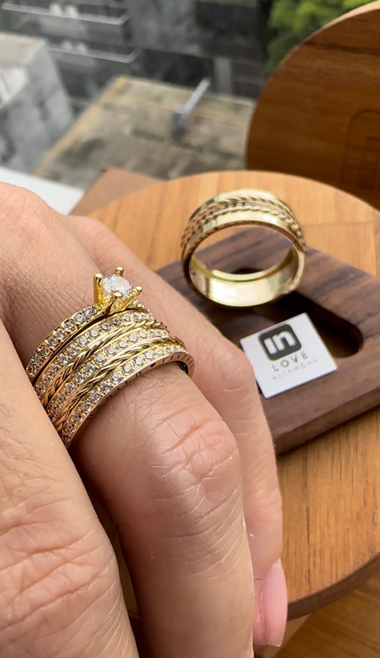 Par de Alianças em Ouro 18k - Modelo Momentos | 8mm | 12x R$1.083