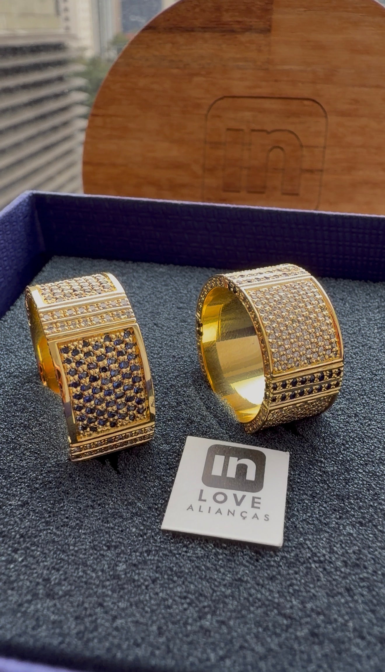 Par de Alianças em Ouro 18k - Modelo Eu Amo Você | 10mm | 12x R$2.999